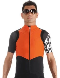 Assos Tiburu Equipe Wielervest Mouwloos 21 Assos Tiburu Equipe Wielervest Mouwloos -Castelli Verkoopwinkel C6E4F6500 6477 4CBC BEE2 2B17C6F0A436 1